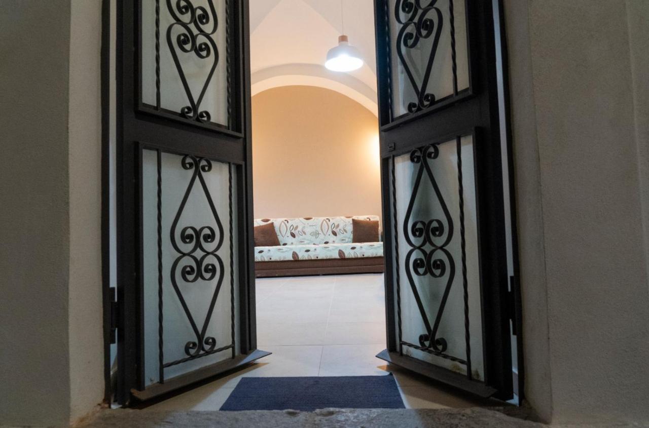 Ad Un Passo Dal Centro Apartment Катания Екстериор снимка