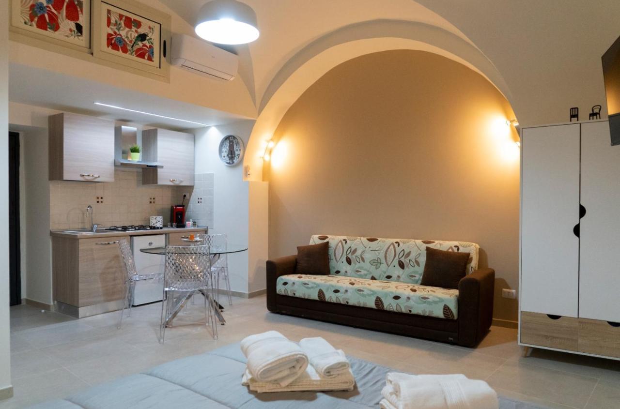 Ad Un Passo Dal Centro Apartment Катания Екстериор снимка