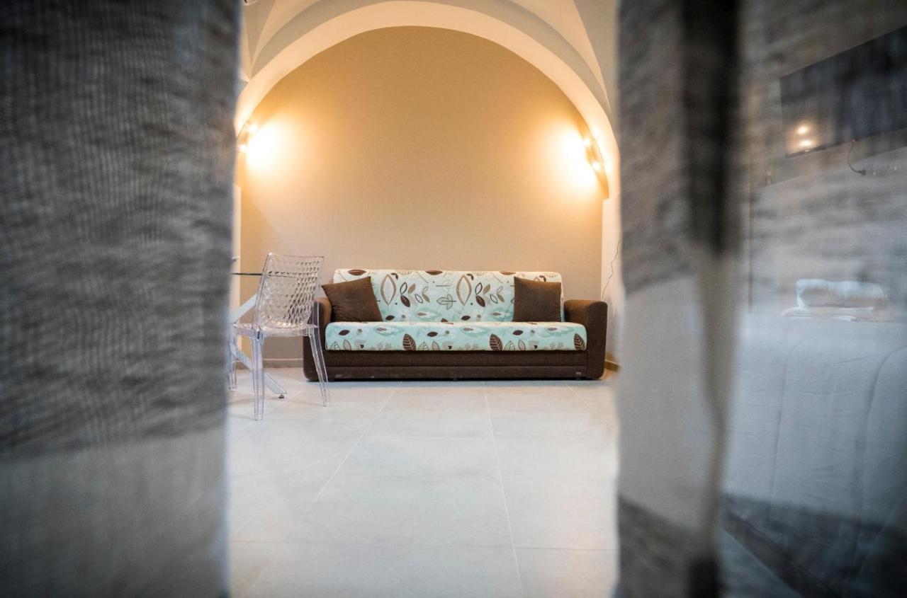 Ad Un Passo Dal Centro Apartment Катания Екстериор снимка