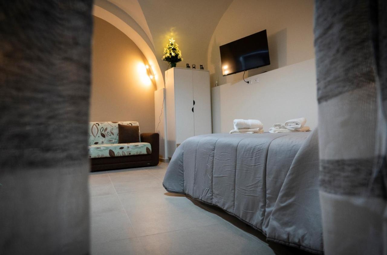Ad Un Passo Dal Centro Apartment Катания Екстериор снимка
