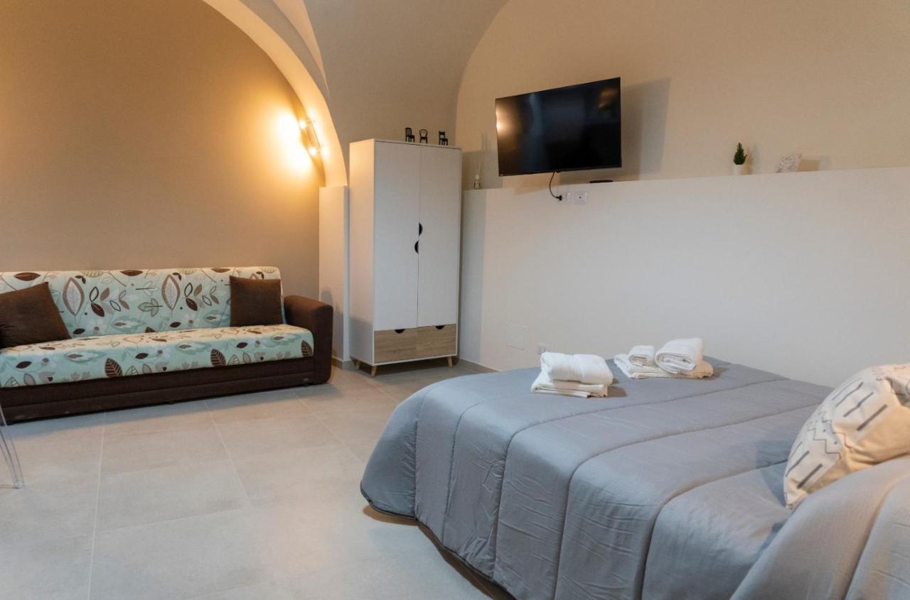 Ad Un Passo Dal Centro Apartment Катания Екстериор снимка